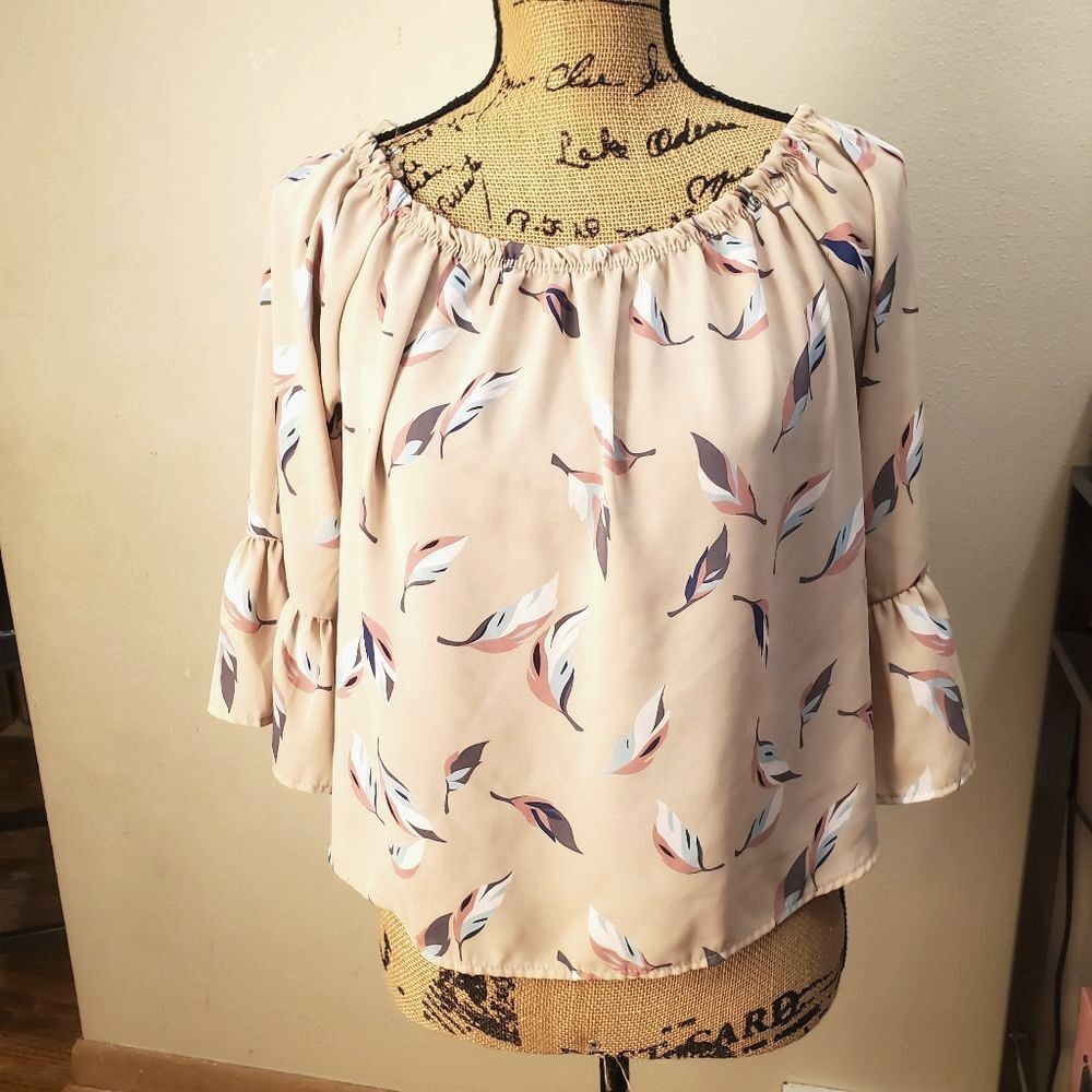 Fashion Nova Off Shoulder Abstract Feather Print Bell Sleeve Blouse Womens Large